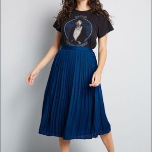 Modcloth Size Medium Teal Blue Pleated Midi Skirt